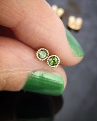 Gröna Turmaliner studs - örhängen i 18K guld
