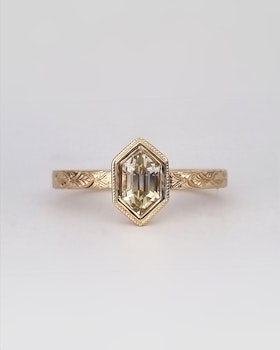 Fawn 'Art Deco' - Solitär i 18K med champagnesafir