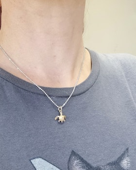 Havssköldpadda mini - hänge i 18K guld