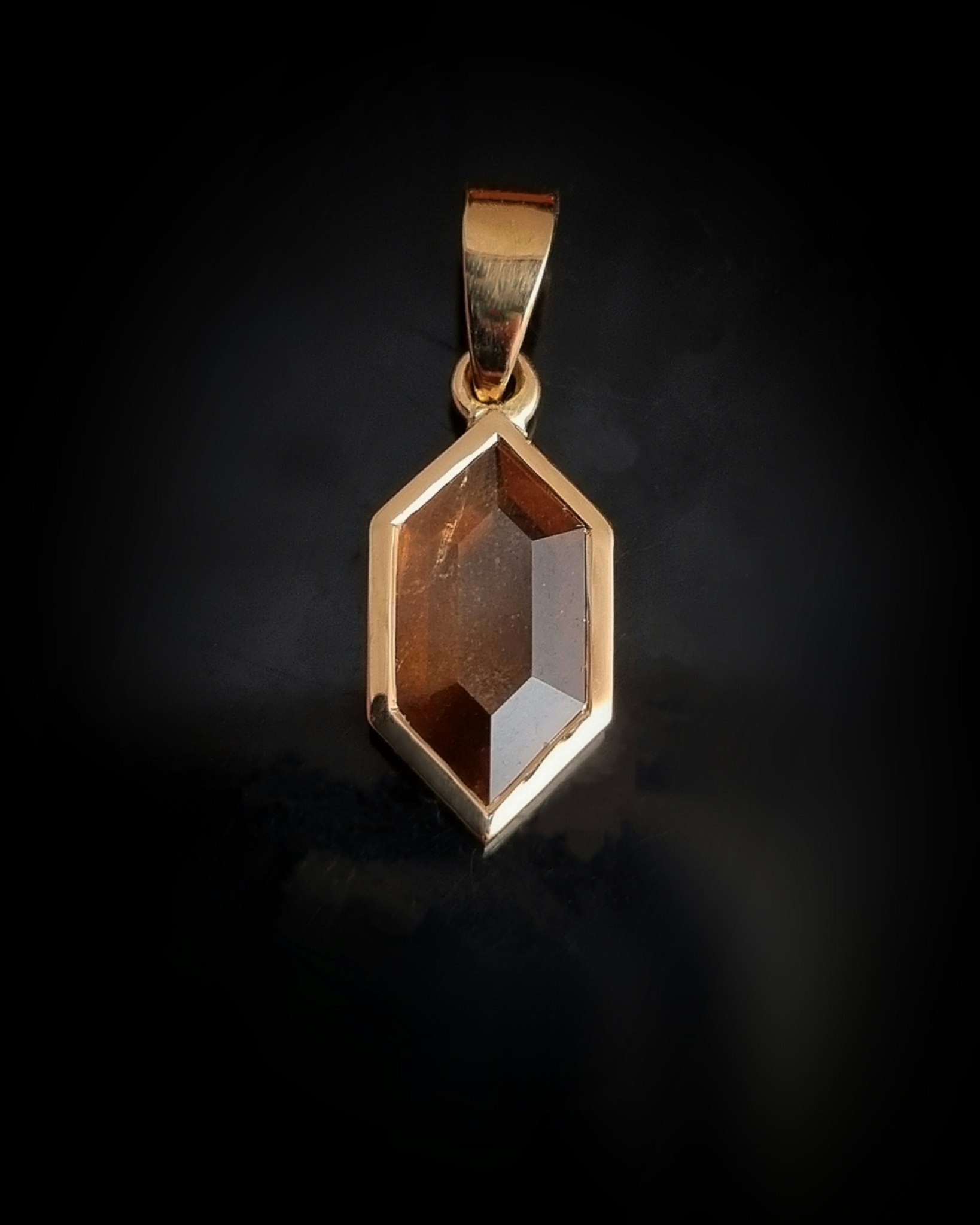 Zelda - Safirhänge i 18K guld