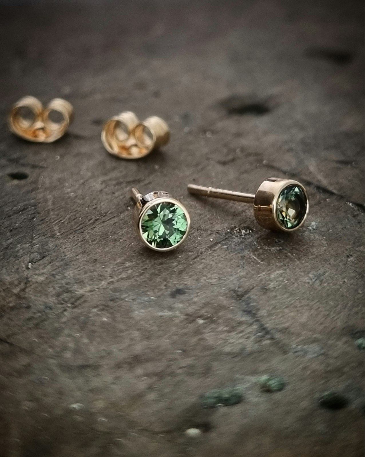Gröna Safirer päron 1,11 ct par - 'made by order'