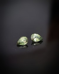 Gröna Safirer päron 1,11 ct par - 'made by order'