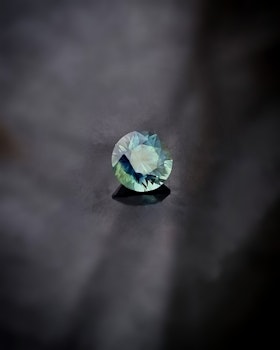 Tealsafir 5,6 mm 0,84 ct - 'made by order'