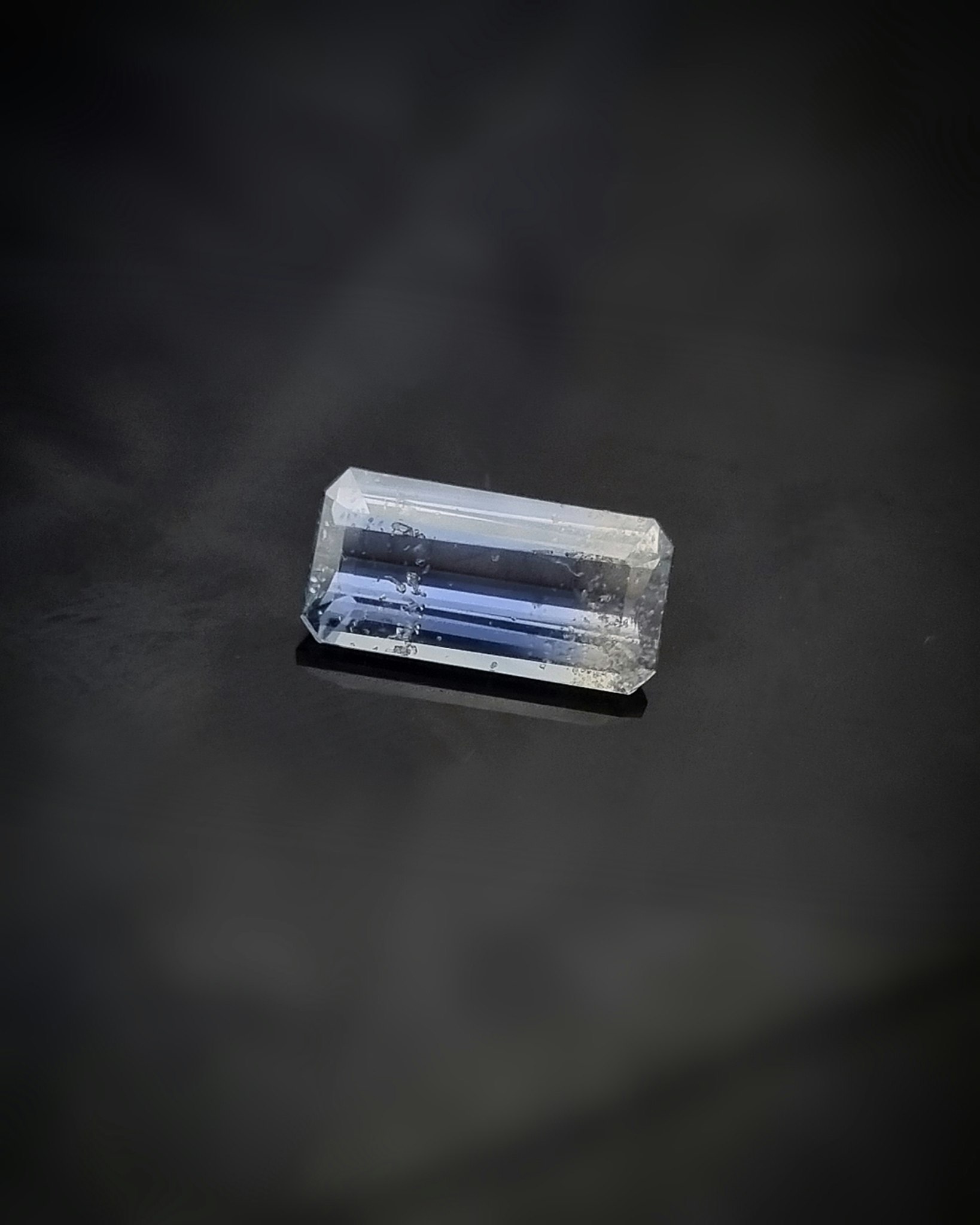 Safir 2,24 ct bicolour smaragdslipad - 'made by order'