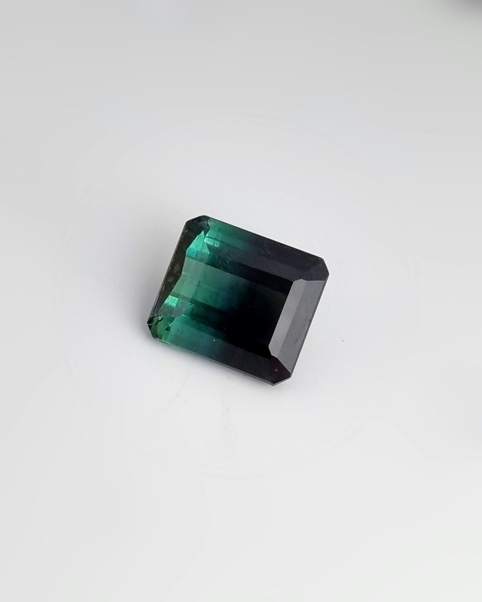 Turmalin 3,98 ct bicolour teal & svart - 'made by order'