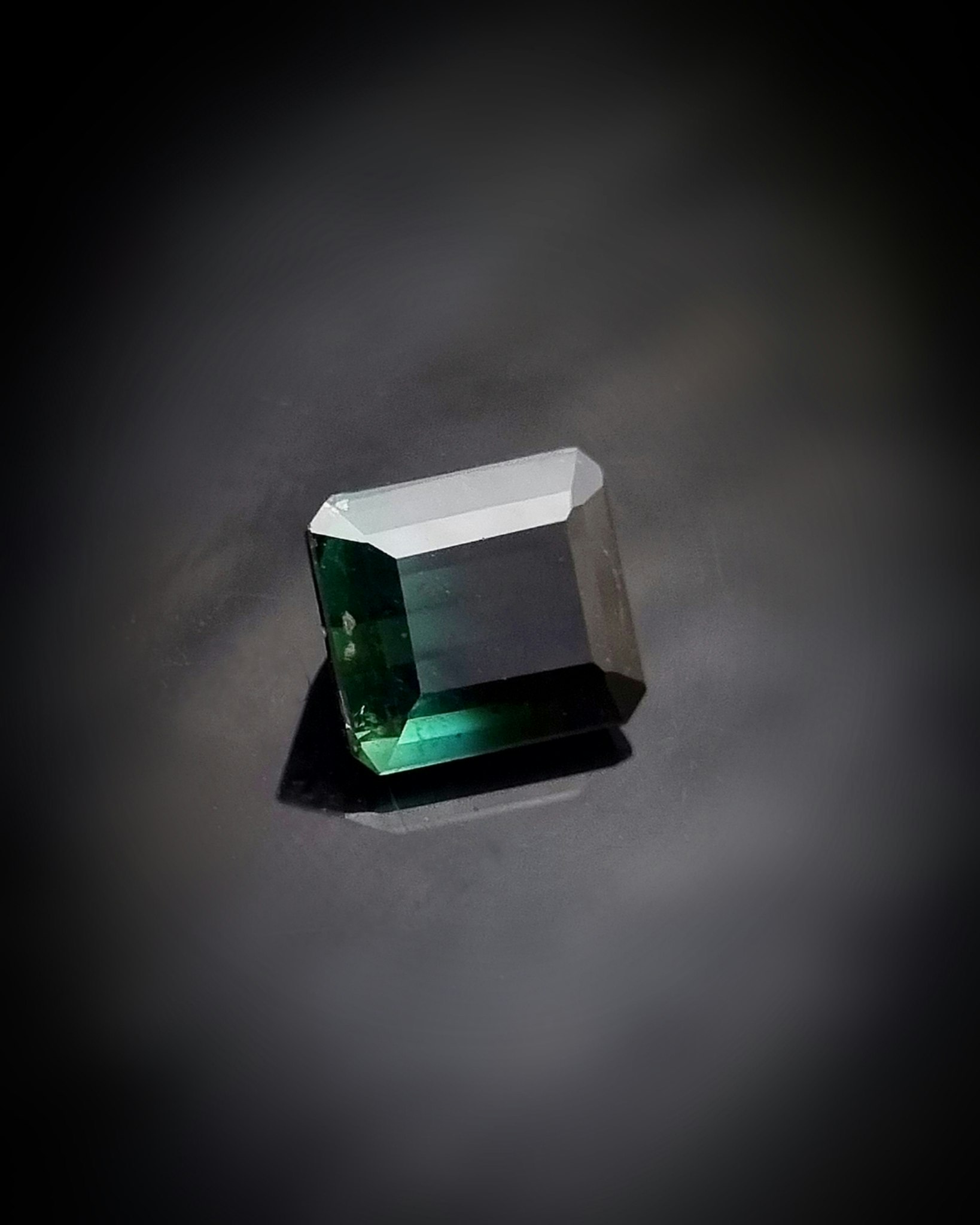 Turmalin 3,98 ct bicolour teal & svart - 'made by order'
