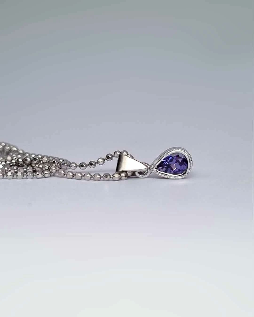 Neongrön Beryll 1,54 ct päron - 'made by order'