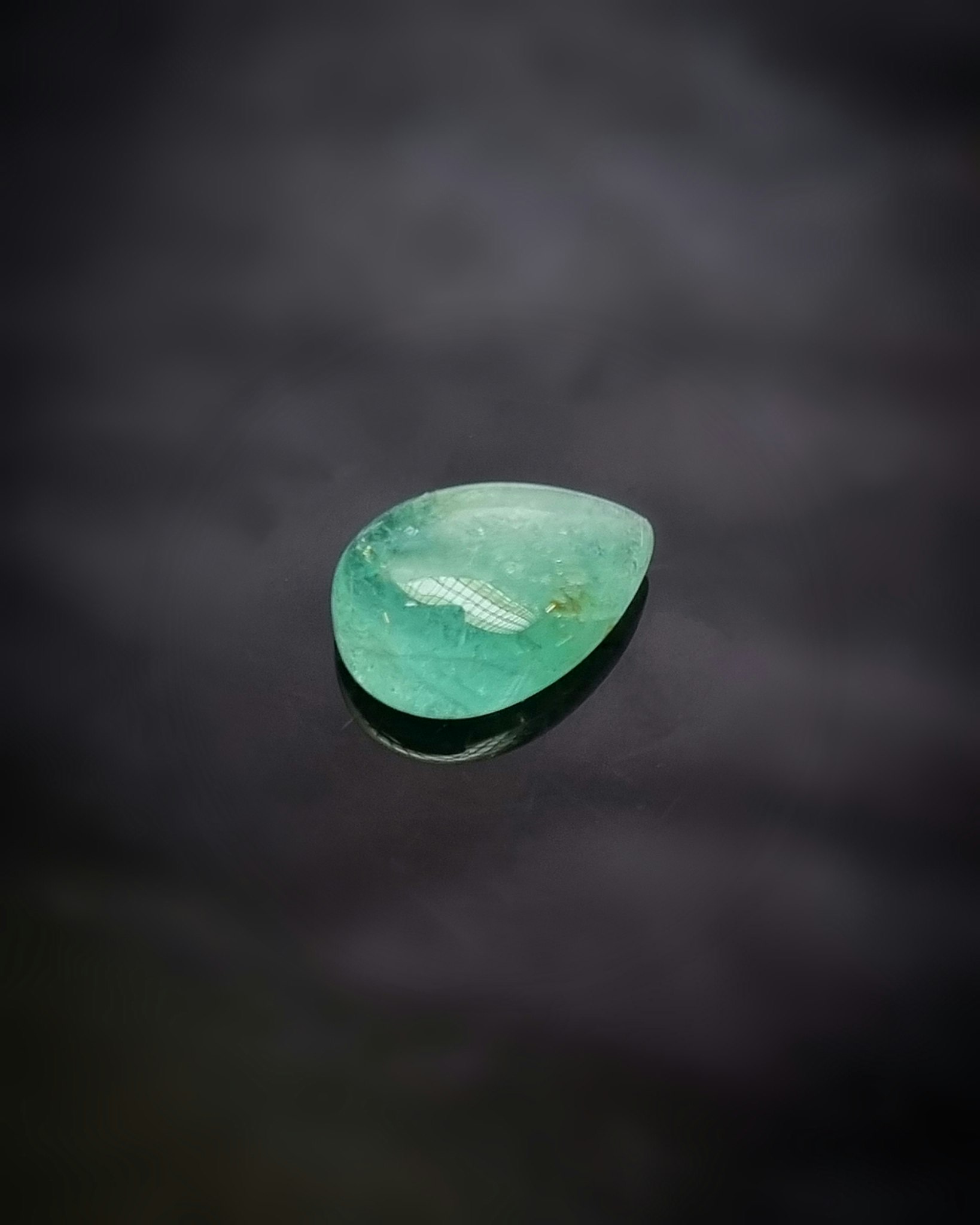 Neongrön Beryll 1,54 ct päron - 'made by order'