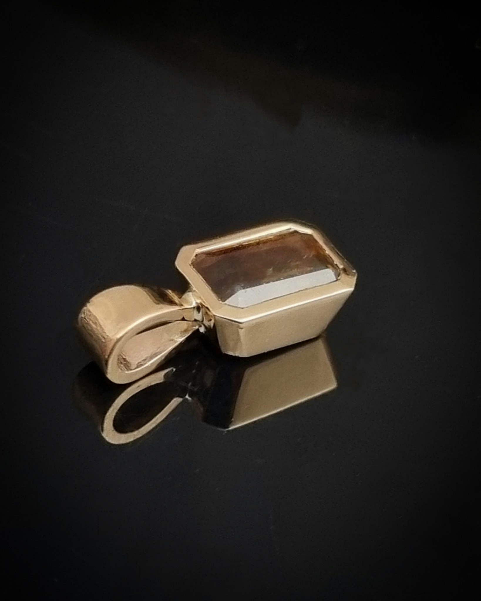 Bicolour Safir 1,42 ct - hänge i 18K guld