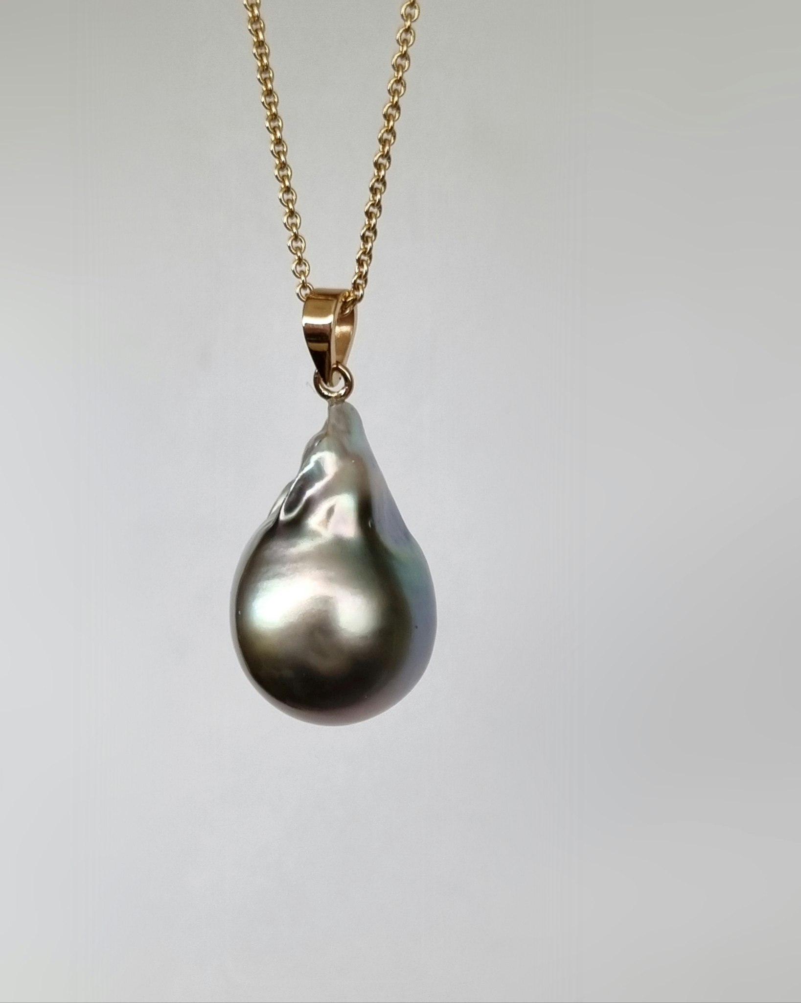 Barock Tahitipärla - större hänge i 18K guld