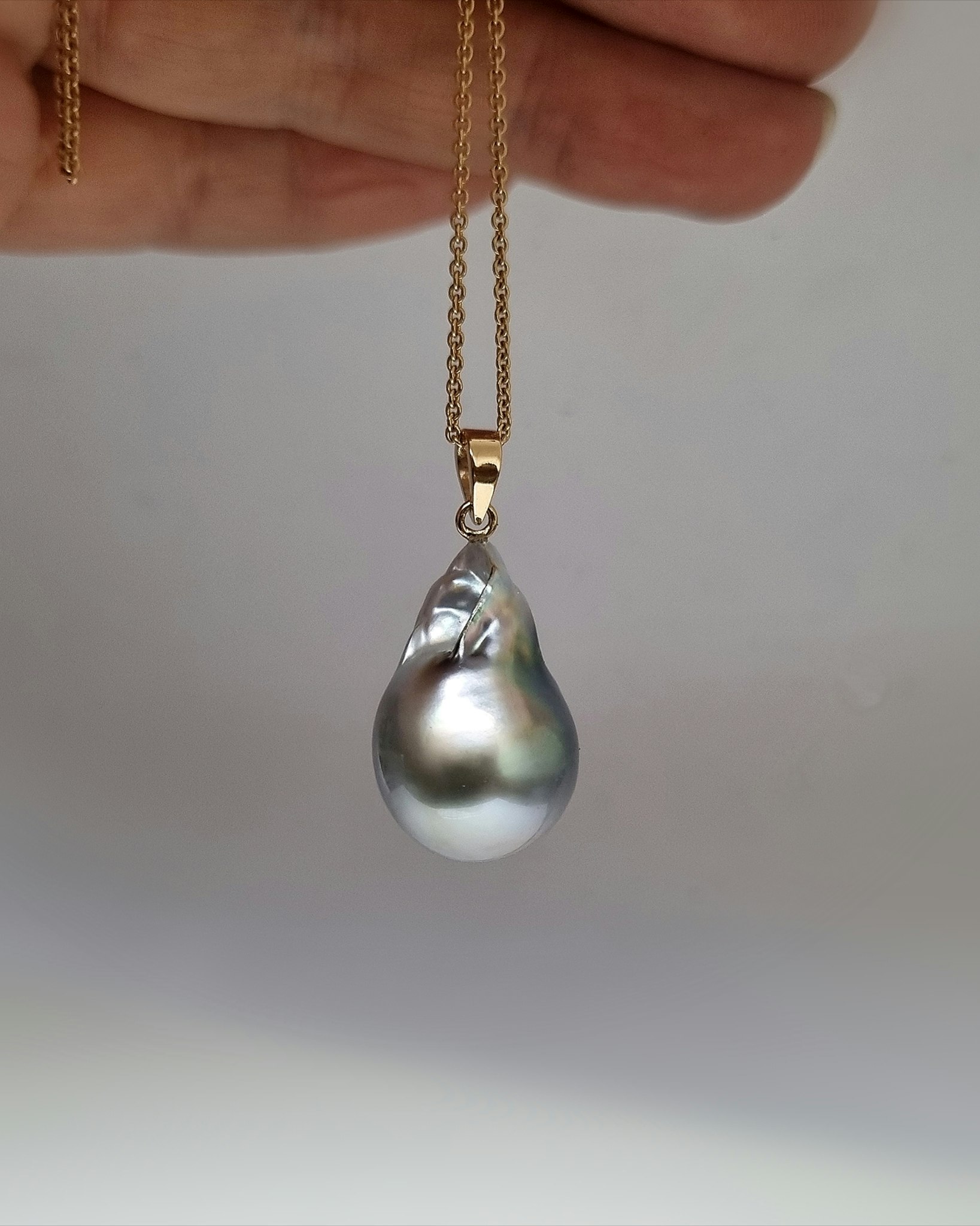 Barock Tahitipärla - större hänge i 18K guld