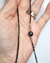 Svartgnister 18,4 ct- Diamantcollier 45 cm