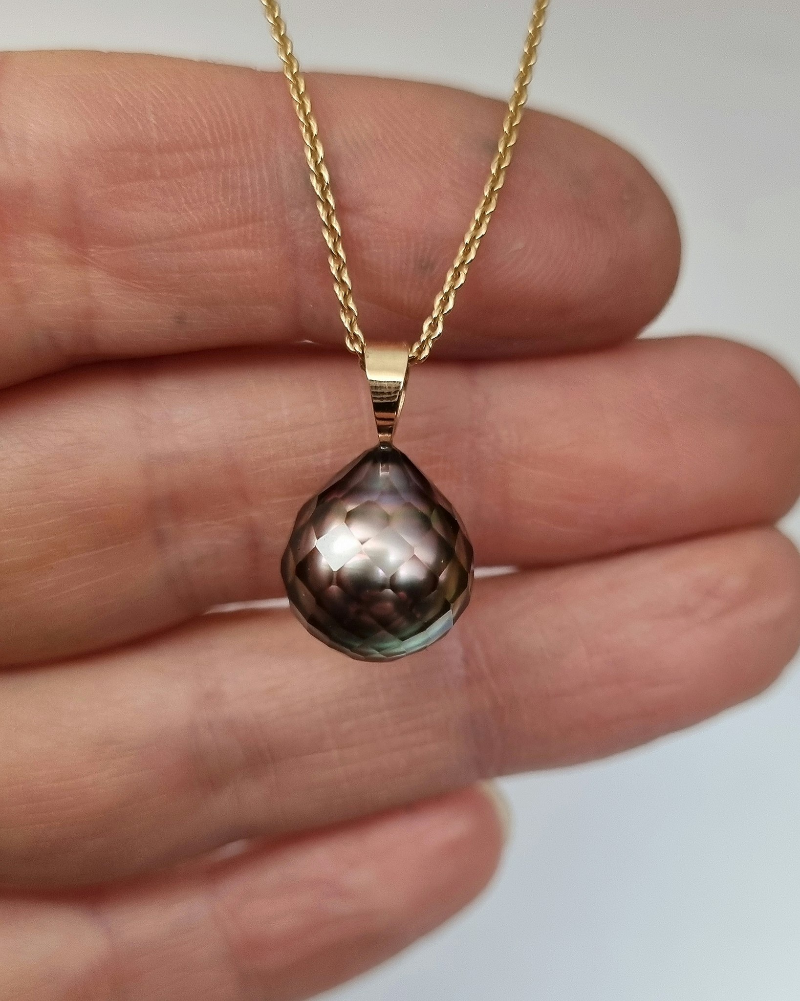 Facetterad Tahitipärla fancy - hänge i 18 K guld