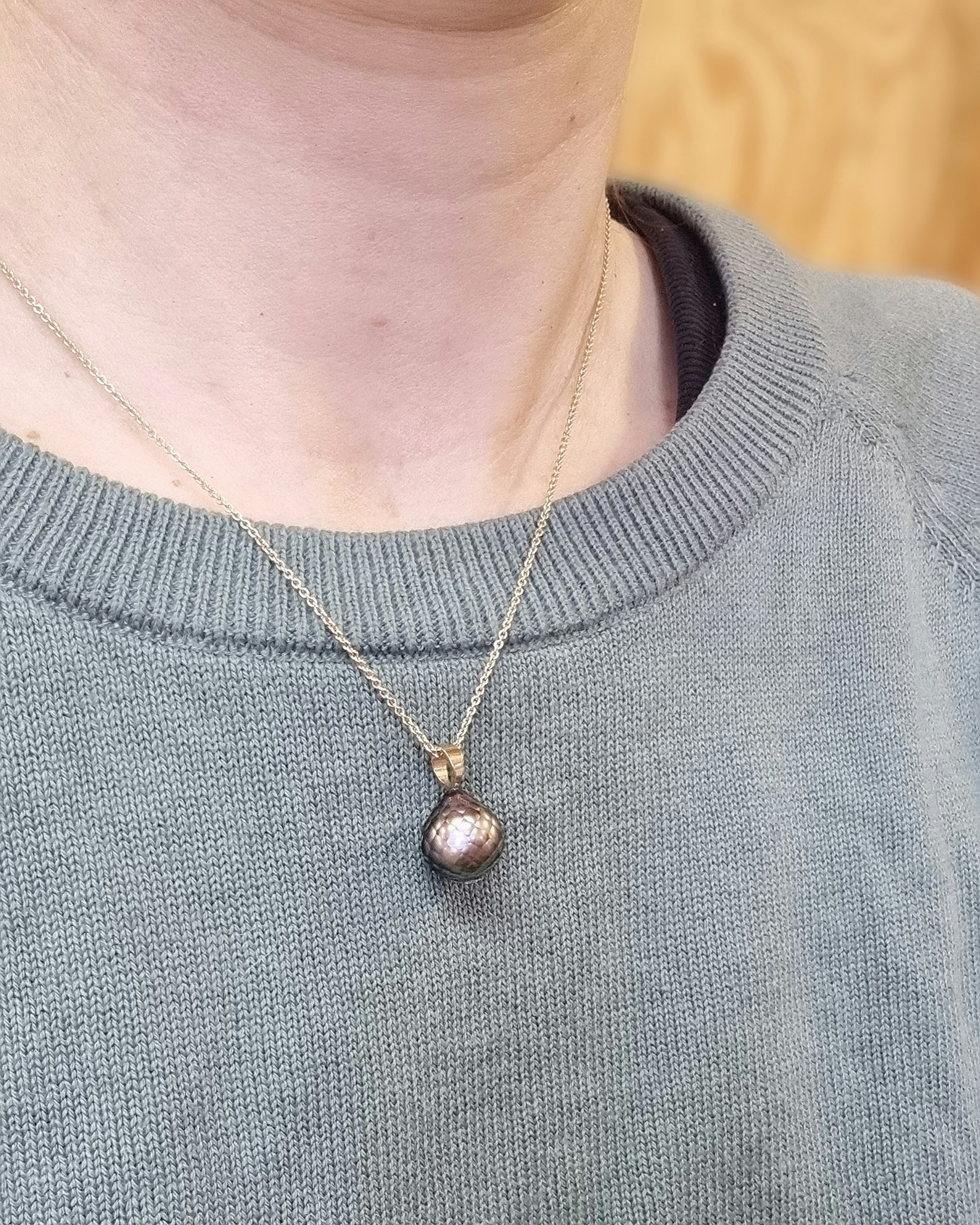 Facetterad Tahitipärla fancy - hänge i 18 K guld