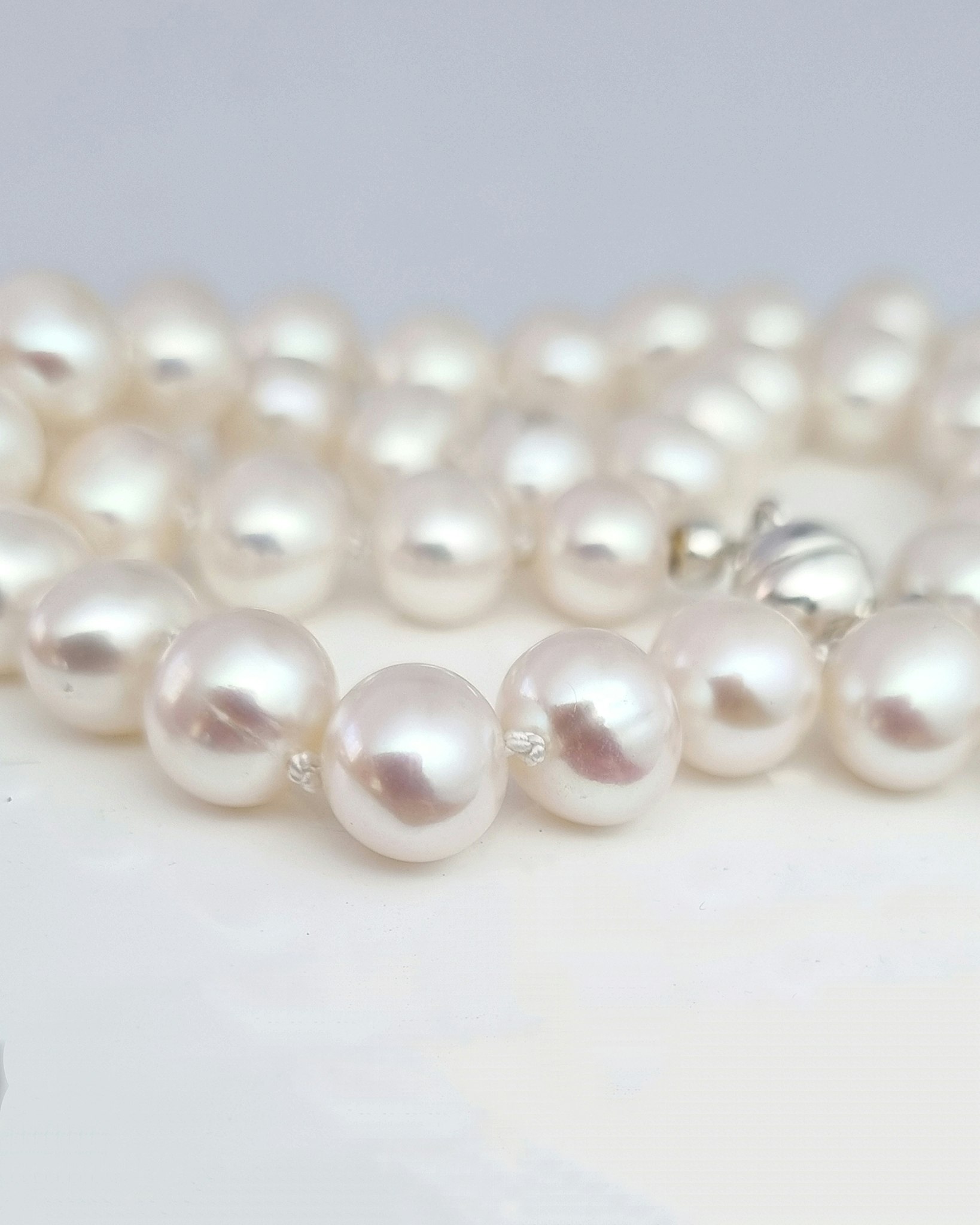 Klassiska gräddvita Sötvattenspärlor 9,5-10 mm - collier 44 cm