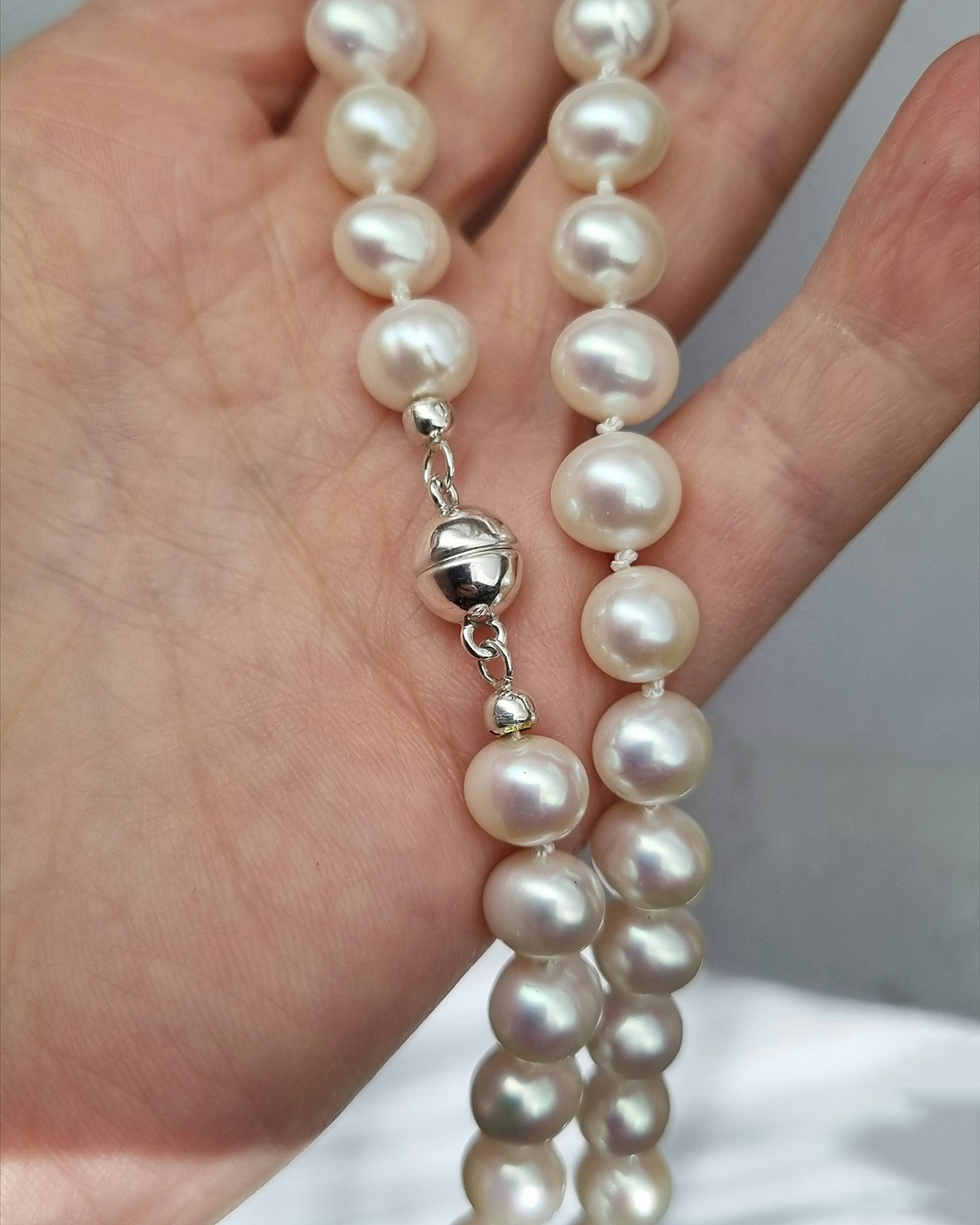 Klassiska gräddvita Sötvattenspärlor 9,5-10 mm - collier 44 cm