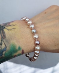 Naturligt ljust askrosa Sötvattenspärlor - armband 18-20 cm