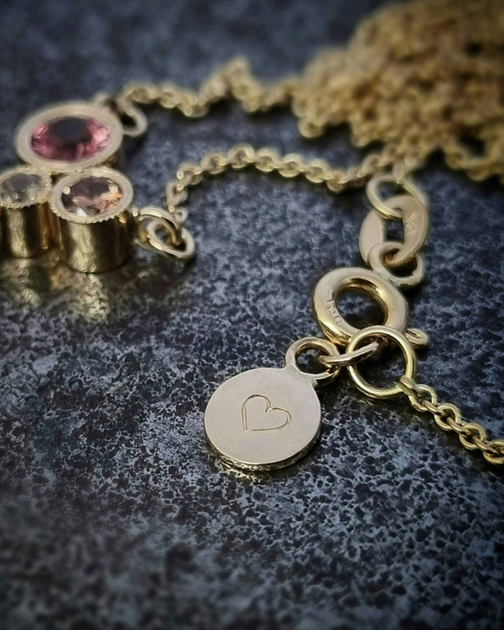 Halsband med Safirer i 18K guld