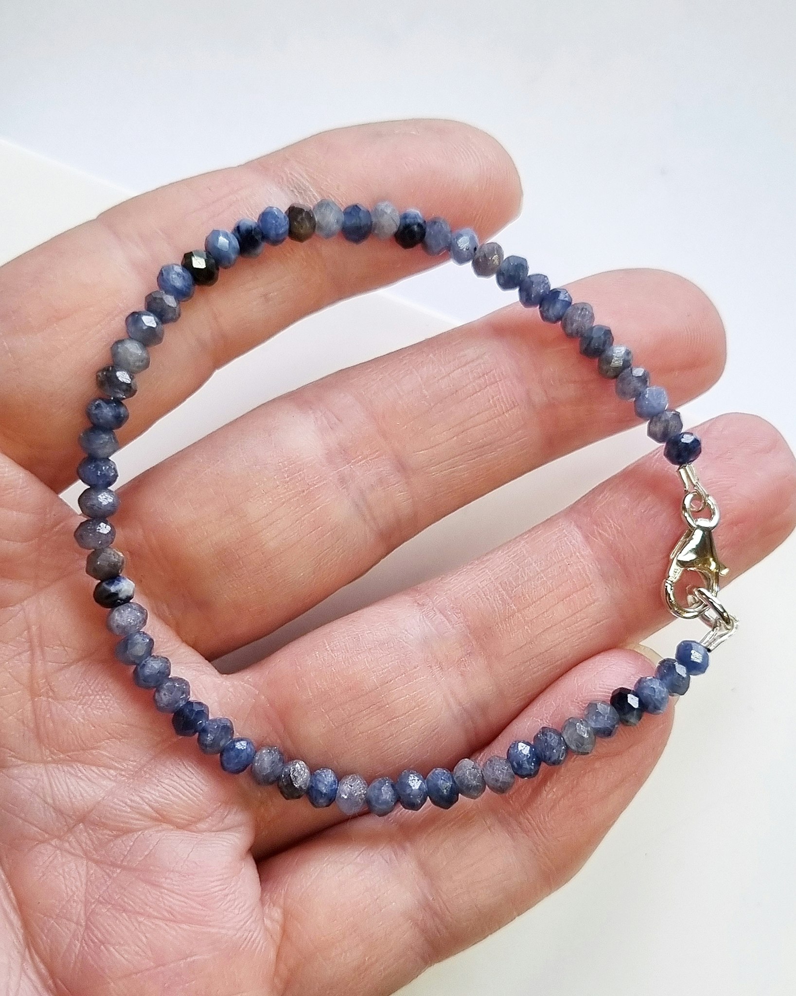 Blått glittrigt Safirarmband - från 17 cm