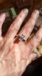 Solitär med Safir - ring i 18K guld