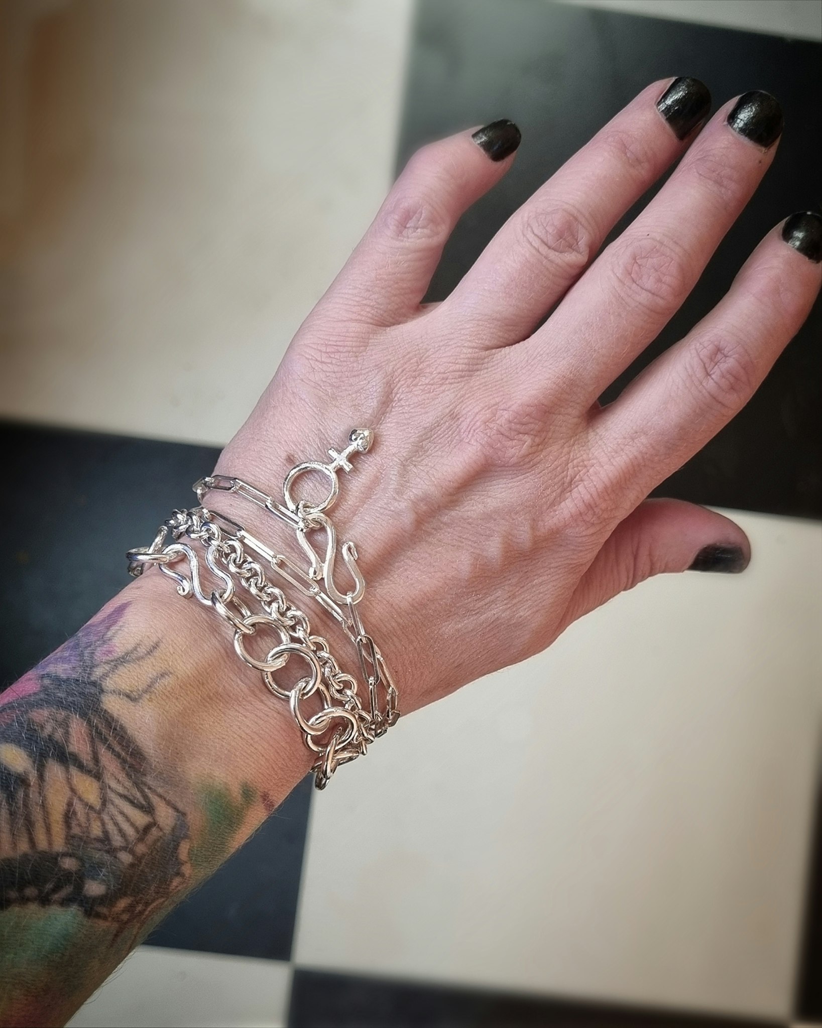 Love & Feminism - Armband / choker 40 cm