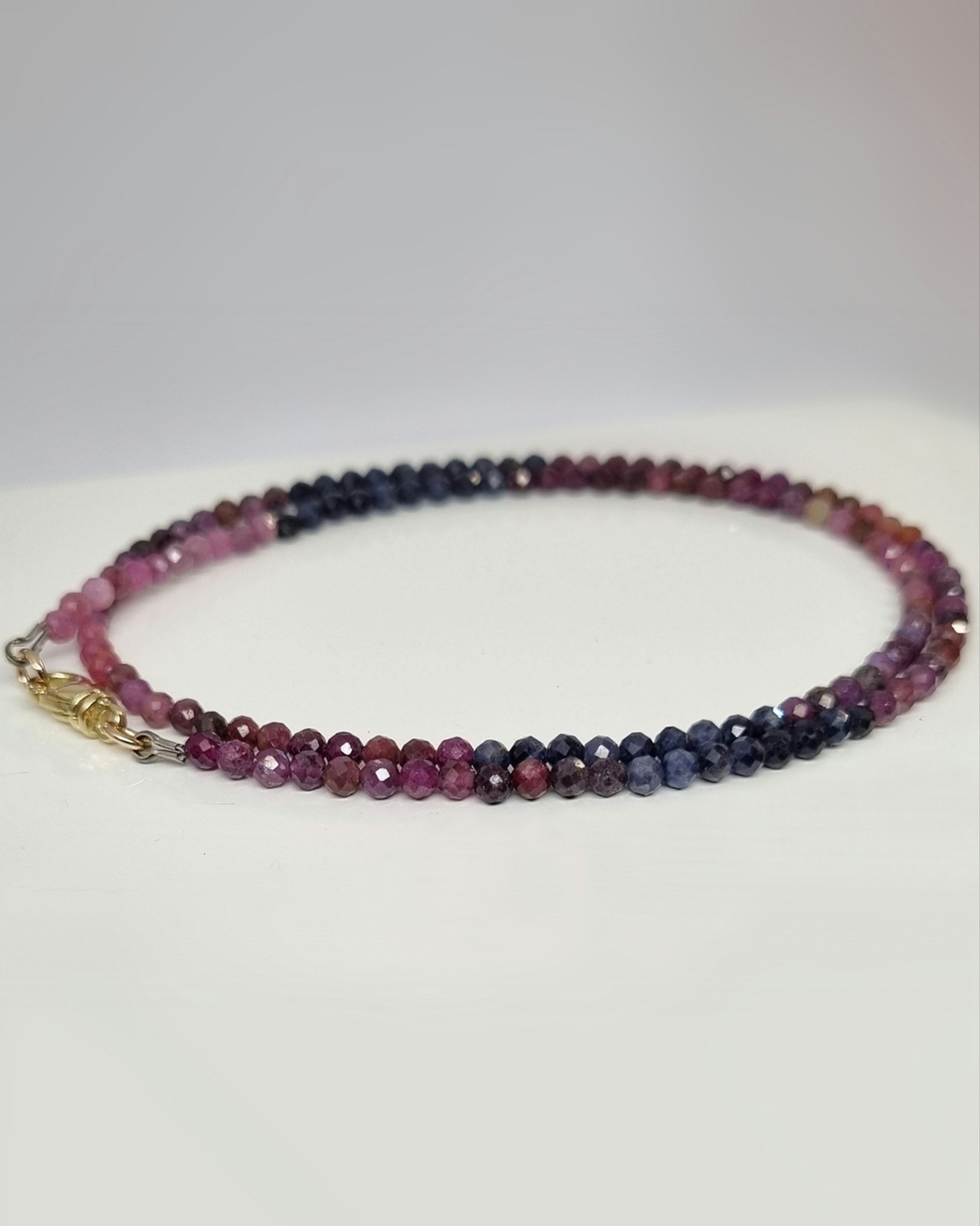 Flerfärgat Safircollier - 44,5 cm