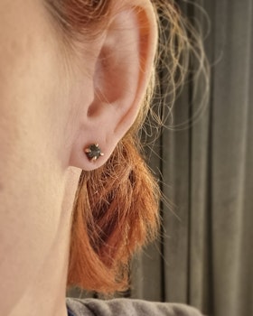 Charcoal - 2,63 ct Rådiamanter örhängen i 18K guld