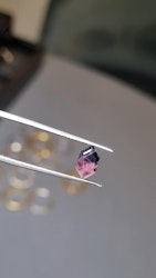 Safir från Winza, hexagonslipad