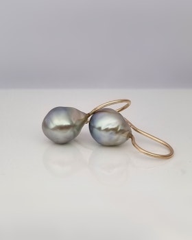 Ljusa Tahitidroppar - örhängen i 18 K guld