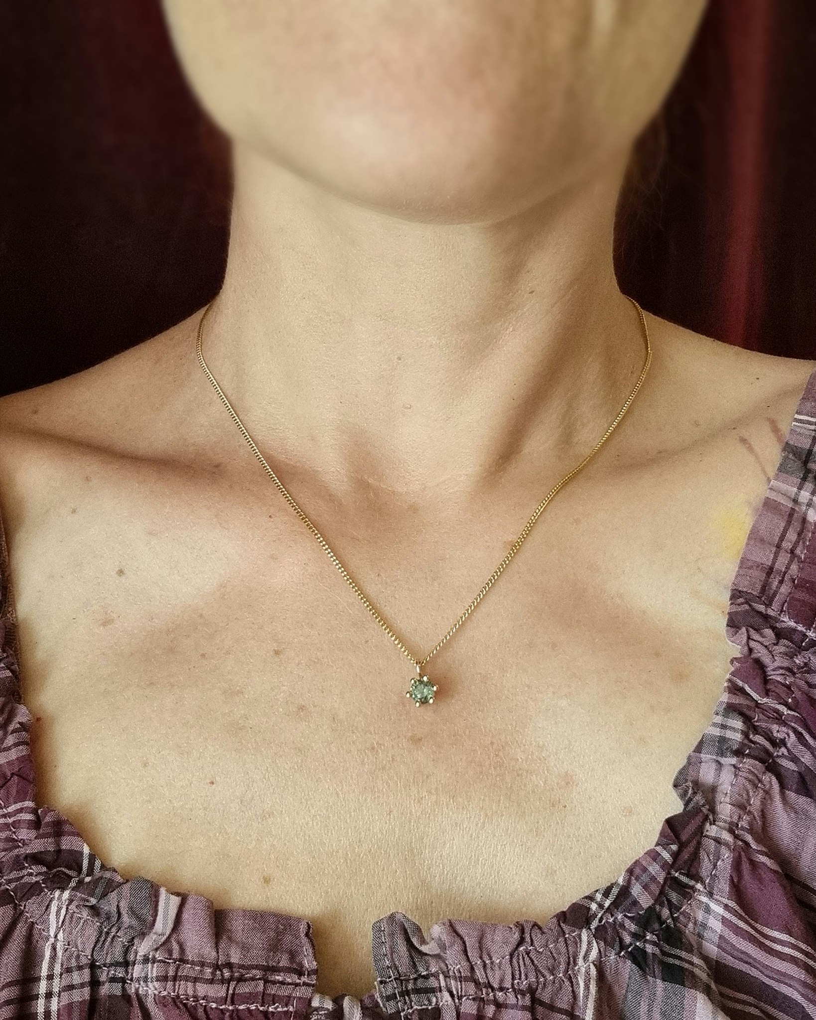 Precious six - hängsmycke med grön Safir