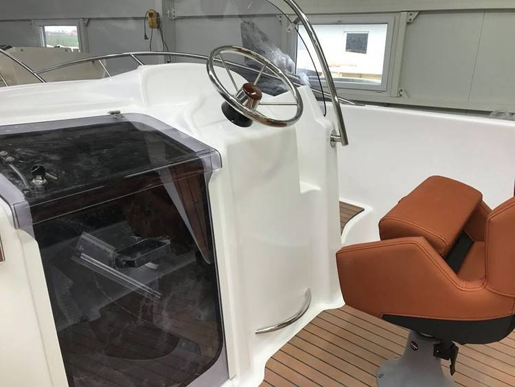 Marion 560 Sundeck