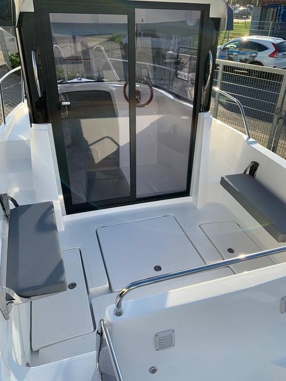 Marion 655 Pilothouse