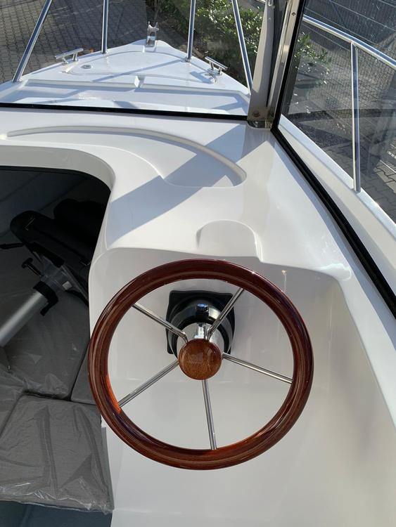 Marion 655 Pilothouse