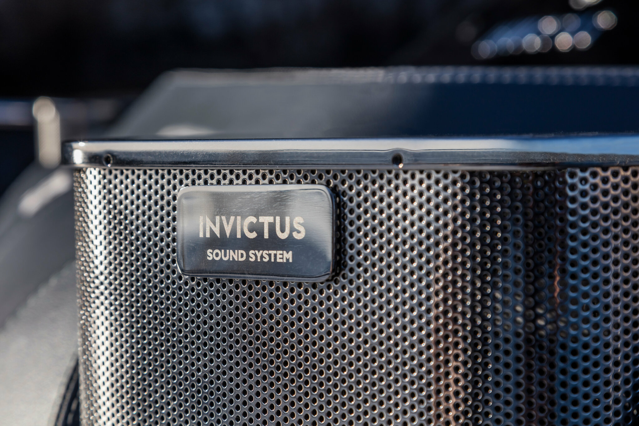 Invictus GT 370