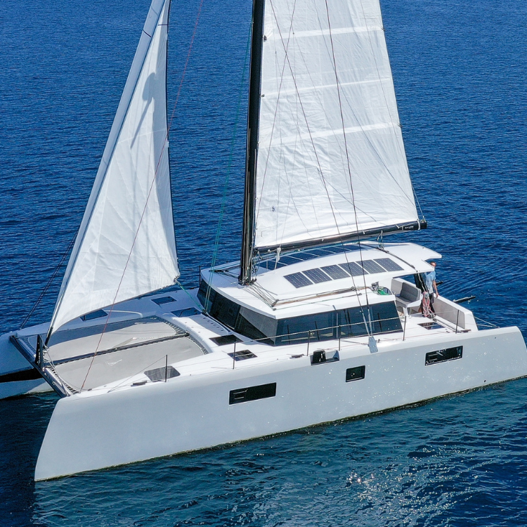 Luna 47 Sail