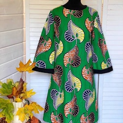 Färgglad klänning "Hippie", grön botten