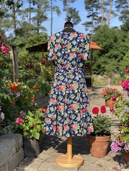 Blommig klänning "Sommaräng"
