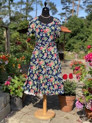 Blommig klänning "Sommaräng"