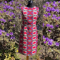 Rosa/lila figurnära afrikansk