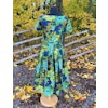 Blommig klänning ”Stora Blommor” / EJ TIllgänglig Online