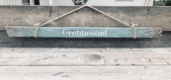 Grebbestad - skylt av drivved
