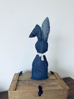 Hare av jeans - Sven