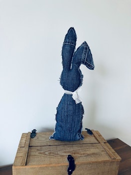 Hare av jeans - Astrid