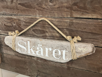 Skäret - skylt av drivved