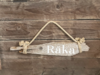 Räka - skylt av drivved