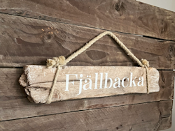 Fjällbacka - skylt av drivved