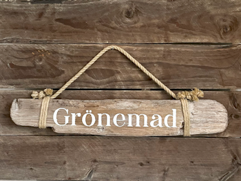 Grönemad - skylt av drivved