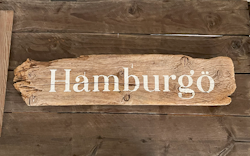 Hamburgö - skylt av drivved