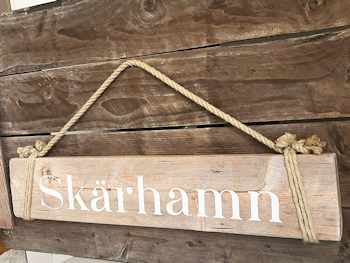 Skärhamn - skylt av drivved
