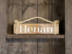 Henån - skylt av drivved